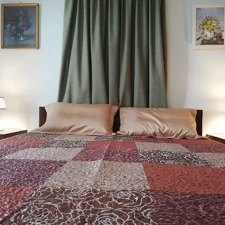 Makrina * Mézapos