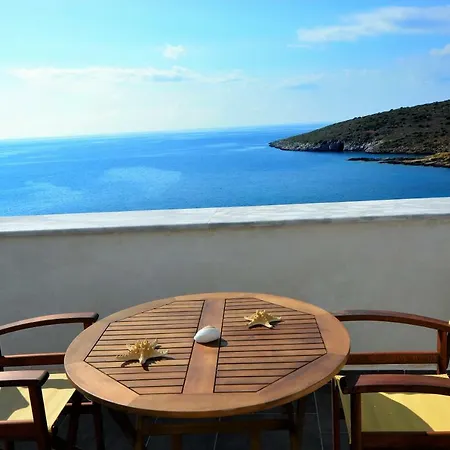 Makrina Villa Mézapos